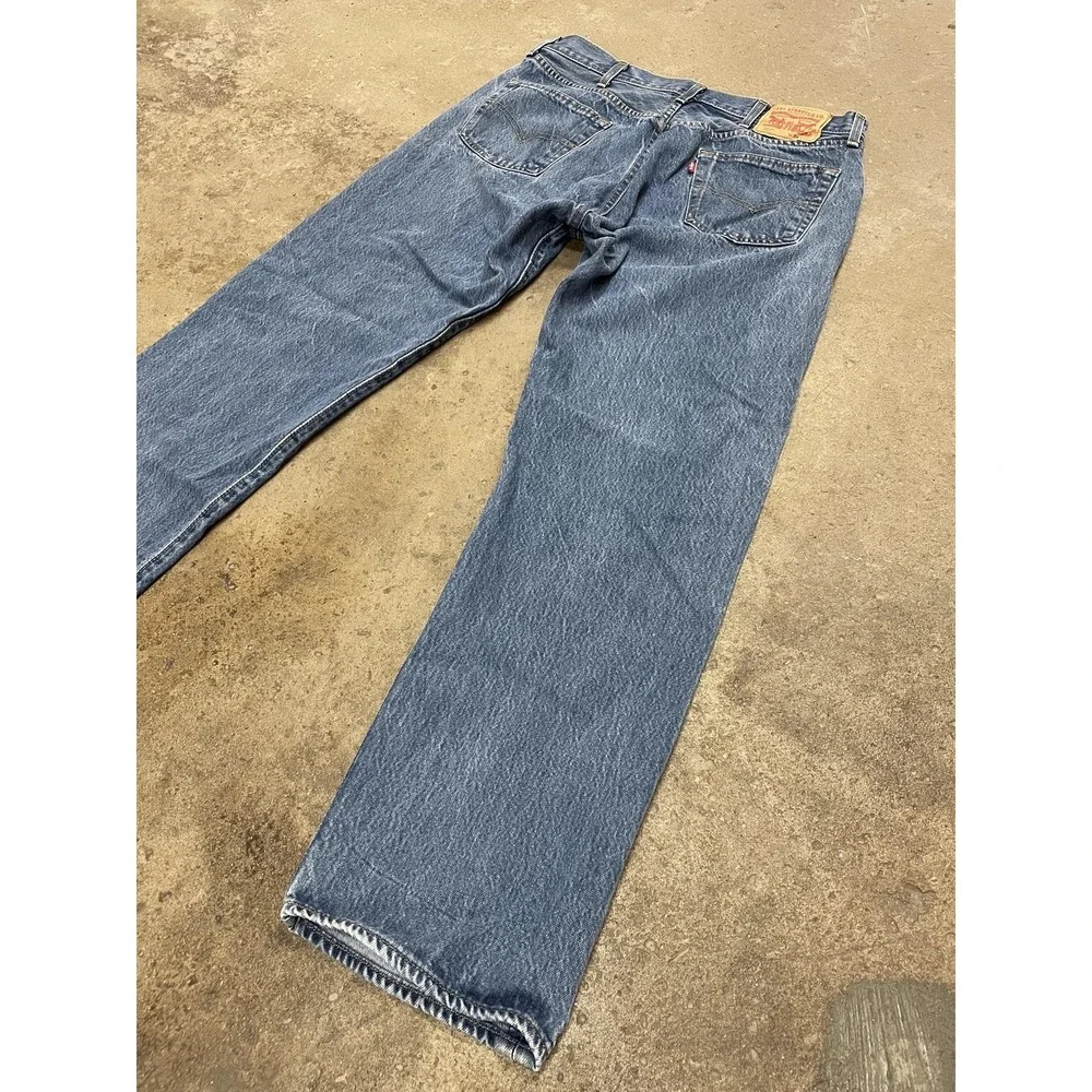 Levis 501 Jeans Mens 38x33 Medium Wash Blue‎ Regular Fit Straight Leg Button Fly